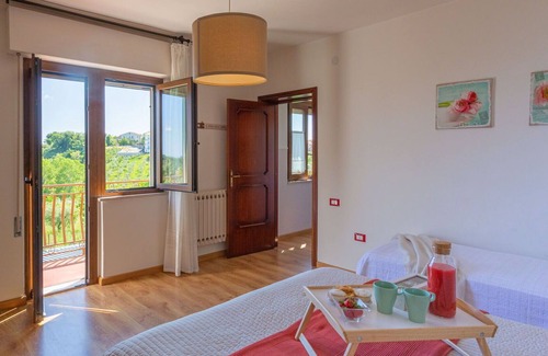 Lanciano House | Beautiful apartment in villa for 6 people with WIFI, A/C, TV, terrace and parking
