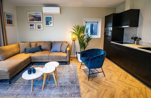 De Koog House | Beautiful apartment in villa for 4 guests with A/C, WIFI, TV, terrace and parking