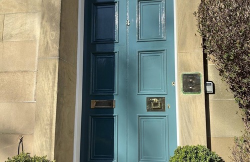 Stockbridge Apartment | Beautiful Apartment in Edinburgh's Historic New Town