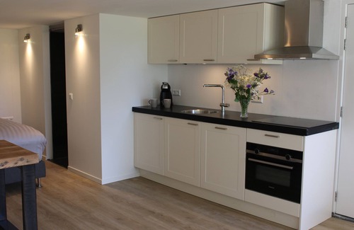 Edam Apartment | Beautiful apartment in historical Edam, 30 min from Amsterdam, 150 m Markermeer