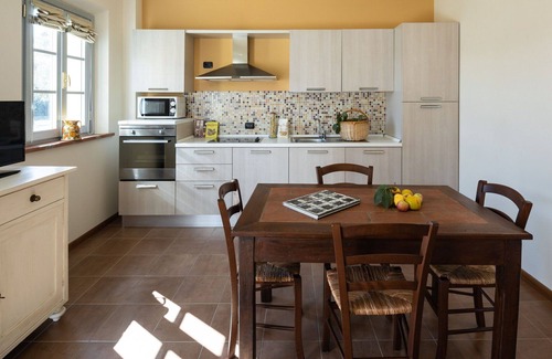 Larciano House | Beautiful apartment in villa for 2 guests with A/C, WIFI, pool and TV