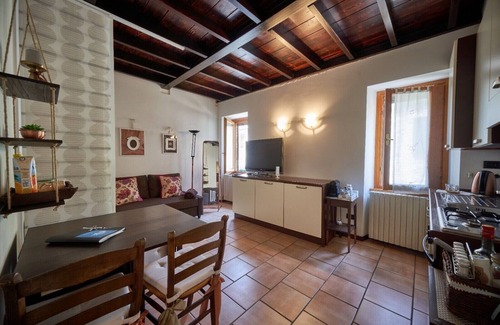 Sirmione Old Town Apartment | Beautiful apartment in the heart of Sirmione