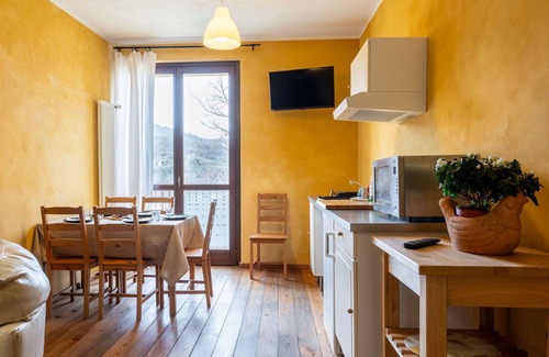 Cortemilia Apartment | Beautiful apartment for 6 people with pool, WIFI, TV, terrace, pets allowed and parking