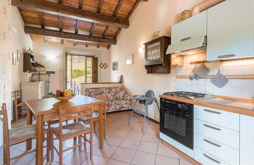 Cutigliano Apartment | Beautiful apartment for 4 people with WIFI, pool, TV and pets allowed