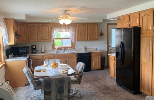 Johnstown House | Beautiful Apartment, Lots of room, large sun deck, great relaxing location
