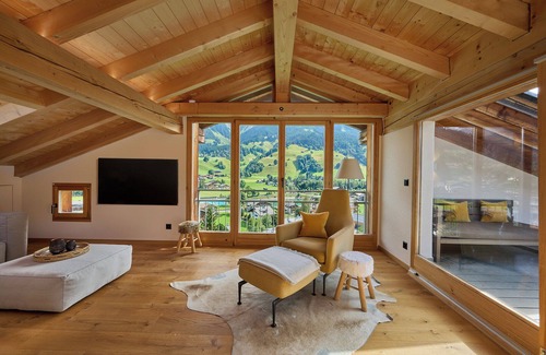 Klosters-Serneus Apartment | Beautiful Apartment 'Uf Dr Egga' with Wi-Fi