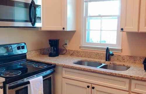 Downtown Greensboro Apartment | Beautiful apartment in Historic Downtown area, perfect for long term stays