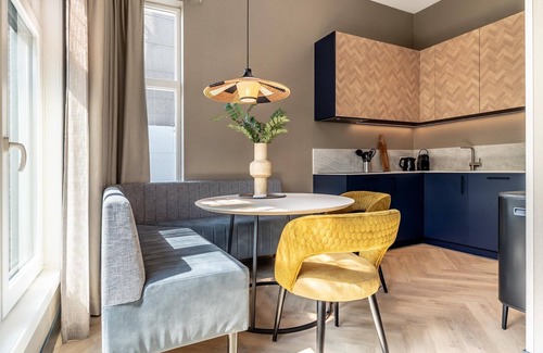 Delft Apartment | Beautiful apartment, view of Delft canal.
