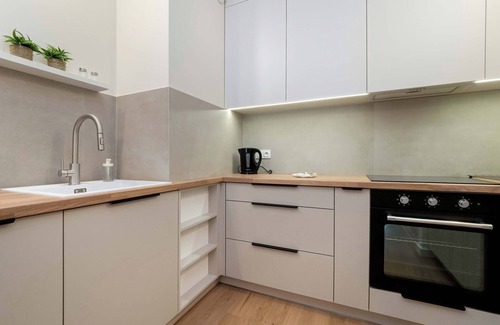 Nowe Miasto Apartment | Beautiful Apartment with Balcony by Noclegi Renters