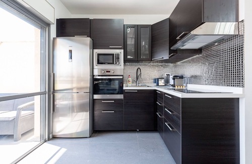 Kerem HaTeimanim Apartment | Beautiful Apt by the Beach - 2BDR- TL38