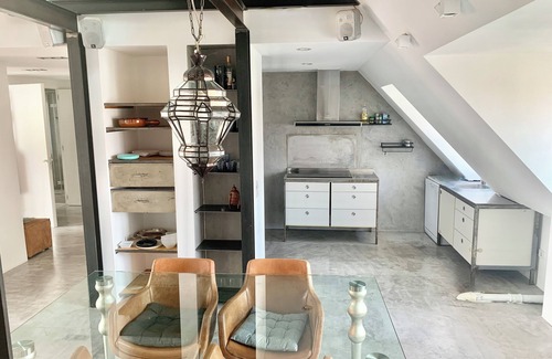 Moosach Apartment | Beautiful attic-apartment