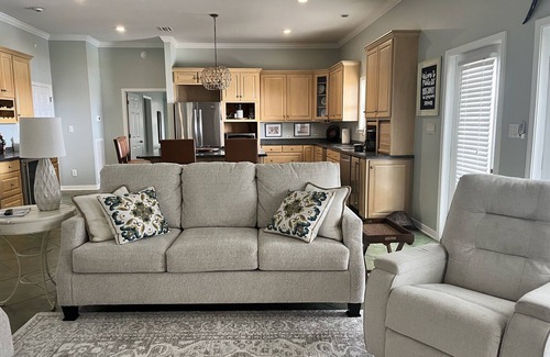 Theodore House | Beautiful Bay House located on Mobile Bay. 15 minutes to Dauphin Island Beaches