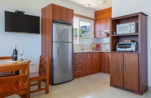 Manta Apartment | Beautiful Beachfront 1-bedroom Apartment with Pool