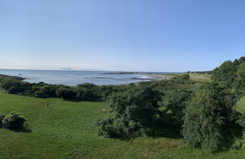 Kittery Point House | Beautiful Beachfront 6 BR House in Kittery Point -Sleeps 12 License# ABNB-111