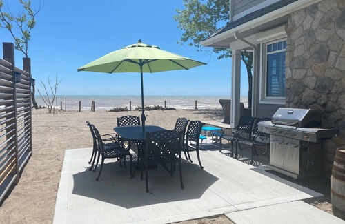 Long Point Cottage | Beautiful Beachfront Family Cottage