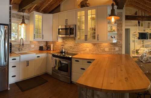 Havelock-Belmont-Methuen Cottage | Beautiful Belmont Lake Cottage