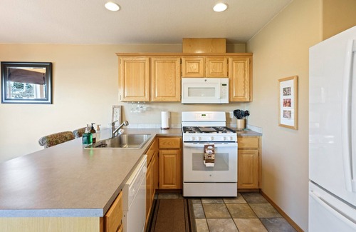 Boyd Acres House | Beautiful Bend Townhouse - Country Feeling Right in Town!