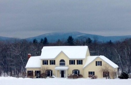 Sheffield House | Beautiful Berkshire Home - Enjoy summer, fall & winter attractions