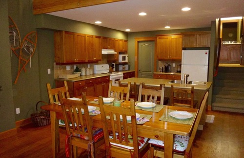 Big White Ski Resort House | Beautiful Big White Ski-In/Ski-Out Vacation Condo With Private Hot Tub!