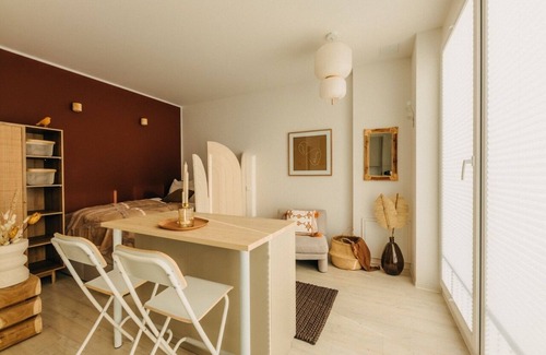Friedrichstadt Apartment | Beautiful Boho Micro Apartment in City Centre