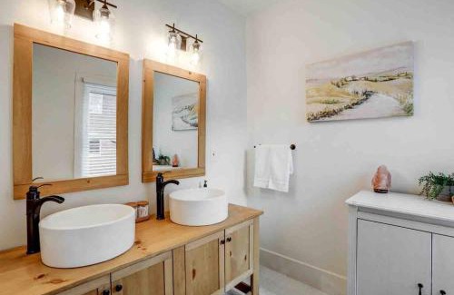 Historic Downtown Lancaster House | Beautiful Boho Villa on Vine in the heart of Lancaster