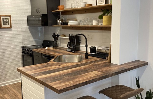 Daphne Condo | Beautiful Brand-New Interior