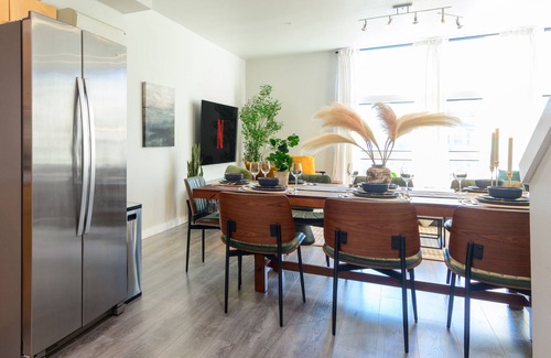 Lower Queen Anne House | Beautiful, Brand New! Seattle Getaway- Awesome Space Needle Views