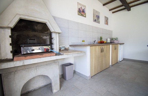 Pula House | Beautiful brand new villa * with heated swimming pool, summer kitchen, WiFi, grill