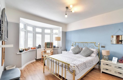 Southend-on-Sea House | Beautiful bungalow with parking and large garden