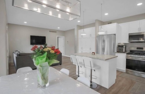 Quinte West House | Beautiful bungalow by the water