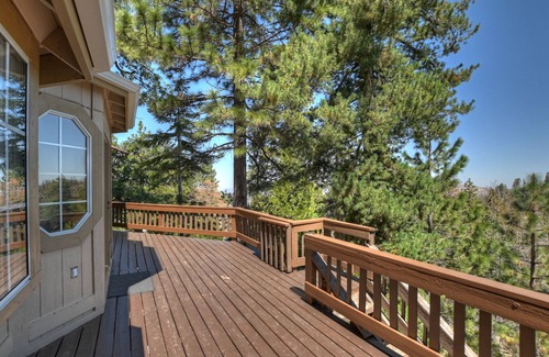 Lake Arrowhead Cabin | Beautiful Cabin at Lake Arrowhead near ski resorts