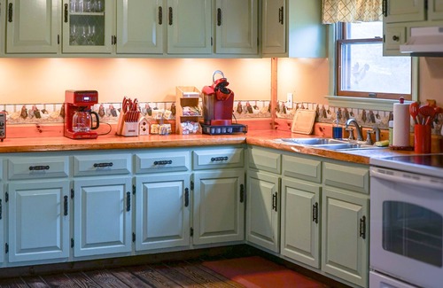 Preston House | Beautiful Cabin @ Fox Landing, near casinos