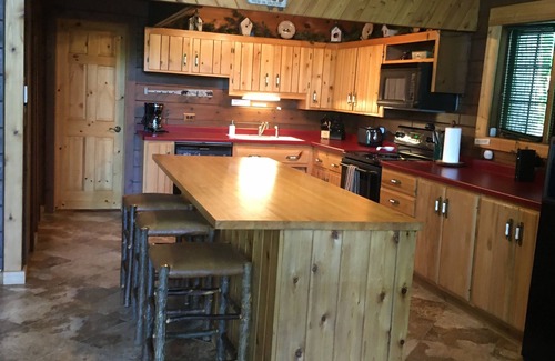 Poynette Cabin | Beautiful Cabin on Scenic WI River/Lake Wisconsin. Close to WI Dells and Madison