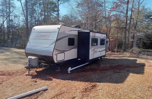 Rutherfordton RV Rental | Beautiful Camper on quiet lot in the foothills of Western NC