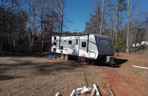 Rutherfordton RV Rental | Beautiful Camper on quiet lot in the foothills of Western NC