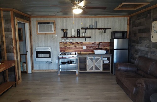 Yellville Cabin | Beautiful Cedar Cabin on Bullshoals Lake