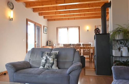 Chamoson House | Beautiful private villa for 8 people with WIFI, TV, terrace, pets allowed and parking