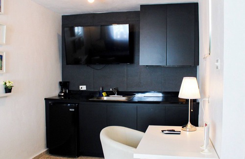 Ponce Centro Apartment | Beautiful Chandeliers, Cozy & Enjoyable Studio - Balcony/REE WIFI - 201
