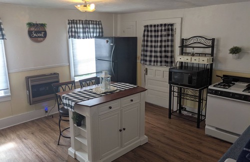 Wellsville House | Beautiful circa 1870's home 3 bedrooms with tvs, mini fridges, Roku/amazon tv