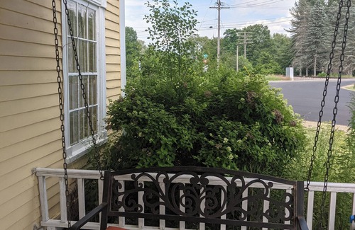 Wellsville House | Beautiful circa 1870's home 3 bedrooms with tvs, mini fridges, Roku/amazon tv
