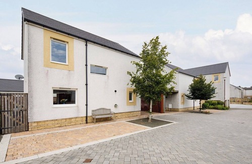Eaglesham House | Beautiful clean spacious home Eaglesham Close to Beach, thé town and amenities.