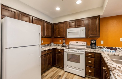 Elk Point Condo | Beautiful Club Wyndham South Shore, 1 Bedroom Deluxe Suite