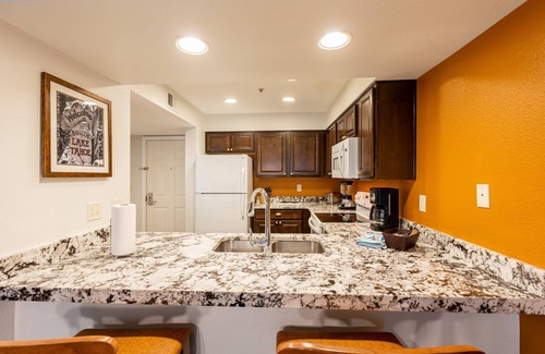 Elk Point Condo | Beautiful Club Wyndham South Shore, 1 Bedroom Deluxe Suite