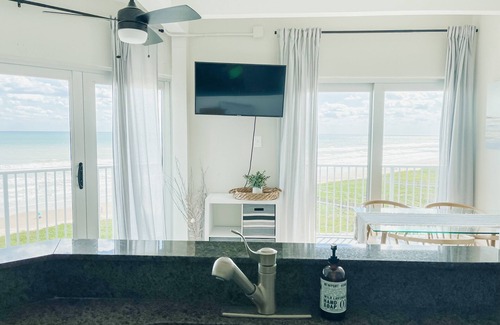 South Padre Island Condo | BEAUTIFUL CONDO - AMAZING BEACH VIEW FROM PRIVATE BALCONY