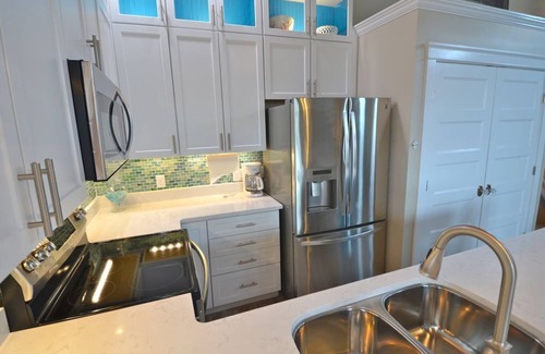 Cedar Key Apartment | Beautiful Coastal Chic,Premium Internet@Studio 589
