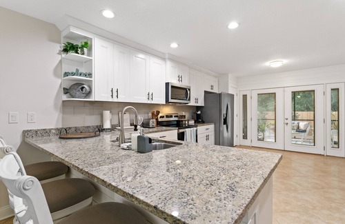Isle of Palms House | Beautiful Coastal Home near Mayo Clinic. Pet Friendly!