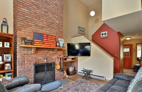 Killington Condo | Beautiful Colony Club Loft Condo. Sleeps 8. Great for Families and Groups.