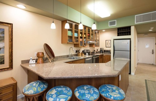 Kahaluu Bay Condo | Beautiful Condo Across the Street from Beach w/Ocean View and Great Snorkeling!