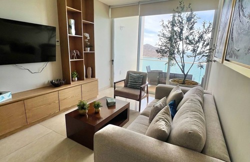 Las Gaviotas Apartment | Beautiful condo in Camino al mar, right on the beach for 6 persons