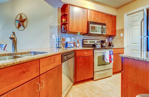 Highland Lake Estates Condo | Beautiful condo with amazing views & W/D - pools, hot tub & tennis